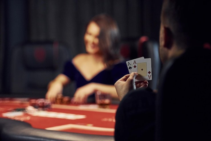 Antarmuka aplikasi ceri777 menampilkan pasar Liga 1 dan live dealer tables